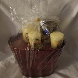 Yankee Candle Bath Set with Red Basket